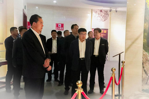 中共平泉市委书记王贺民，市委副书记、 代市长何会岭莅临j9九游会官方网站老酒集团考察调研